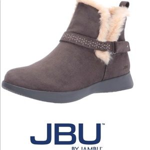 Size 9.5 worn once JBU boot stone gray